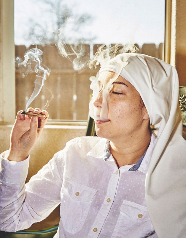 美修女姐妹花网上晒种植大麻照呼吁政府解禁