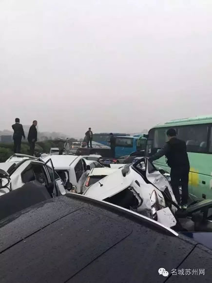 【突发】沪宁高速常州段发生惨烈重大车祸