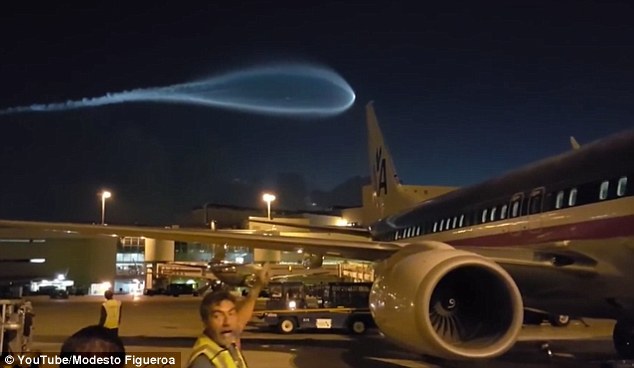 美国机场出现巨型UFO：疑似冰冻气体形成
