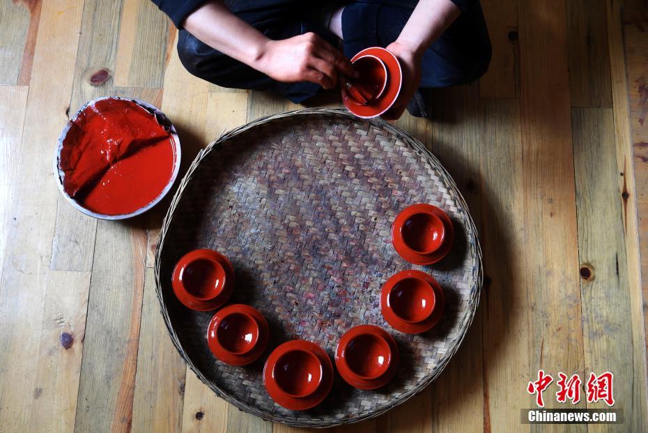 探访云南藏区“木碗之乡”奔子栏的木艺传承人