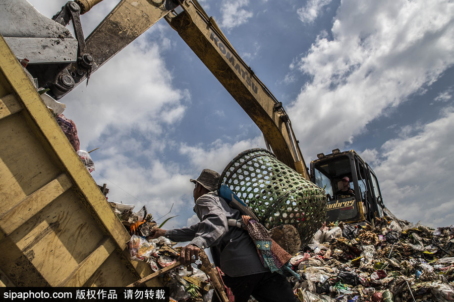 探访印尼南塘格朗废物处理厂 垃圾堆积成山