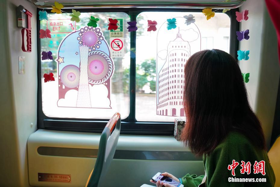 广州首批新涂装电动公交车运营