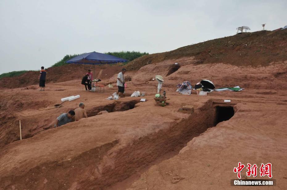 四川首次同时发现20余座成汉时期墓葬 出土大量文物