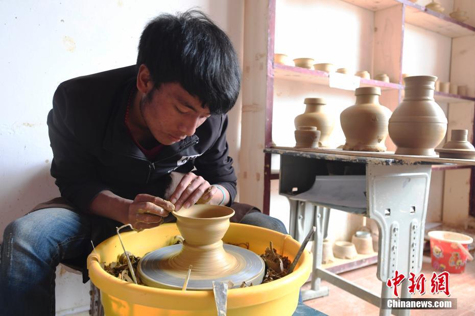探访四川壤巴拉藏式陶艺传习所