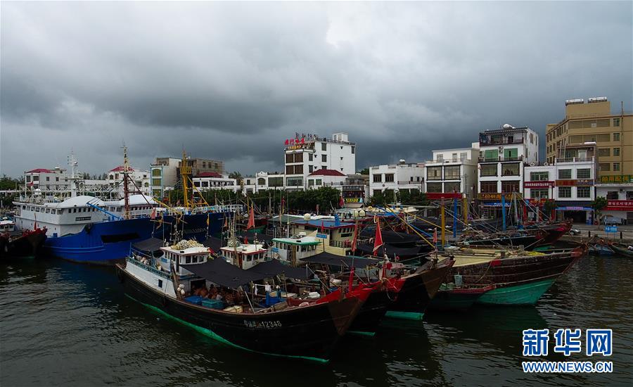 海南：渔船回港避台风