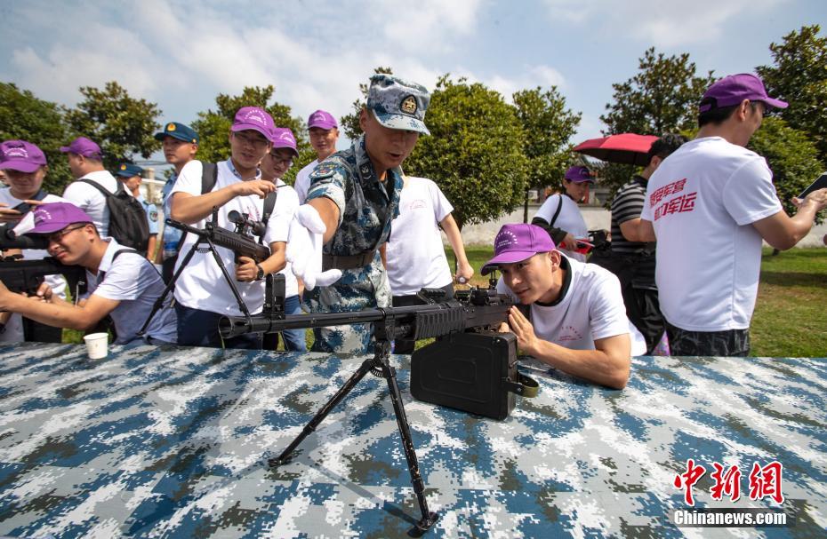 首次全国性军营开放活动在武汉举行