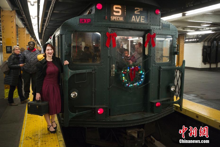曼哈顿开行复古地铁列车成纽约客大秀场