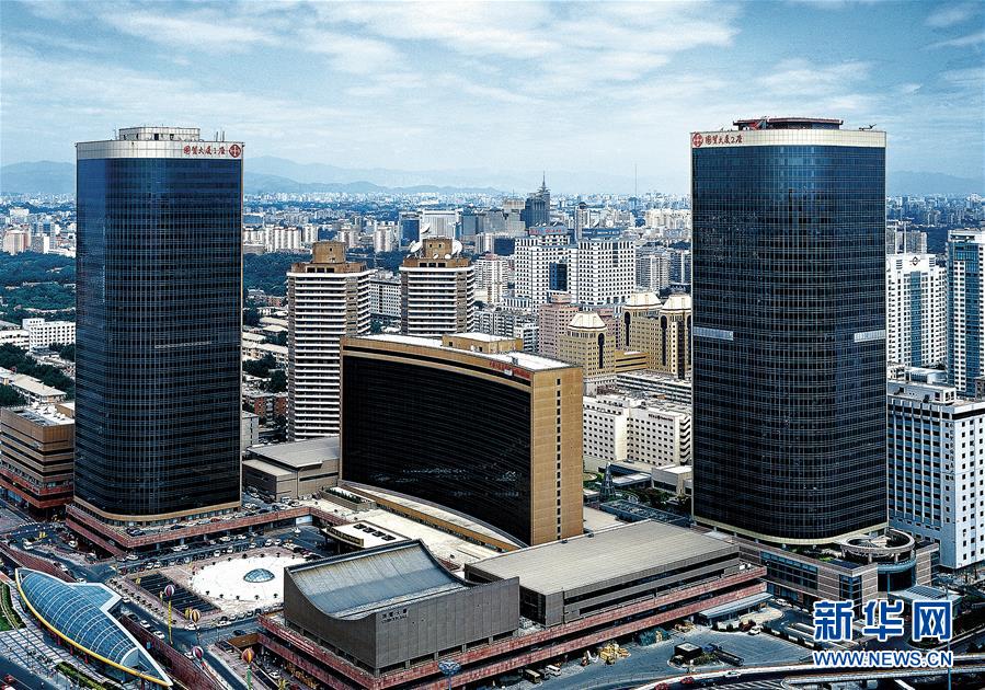 从一个“地标”迈向另一个更高的“地标”——“中国建筑”发展记